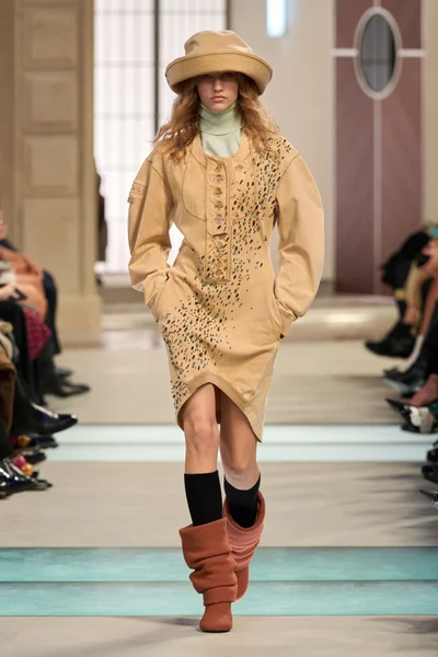 Look 57